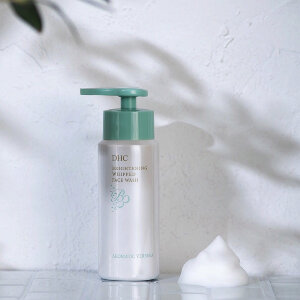DHC | BRIGHTENING WHIPPED FACE WASH |  осветляющая очищающая пенка для лица на основе СО2 | 120гр